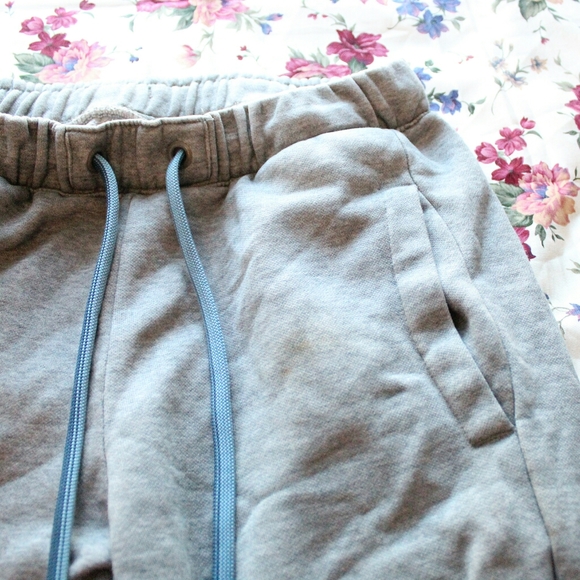 Puma sweatpants - Picture 2 of 3